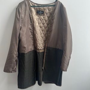 LONDON FOG LIGHT COAT WITH QUILTED INSIDE NEVER WORN